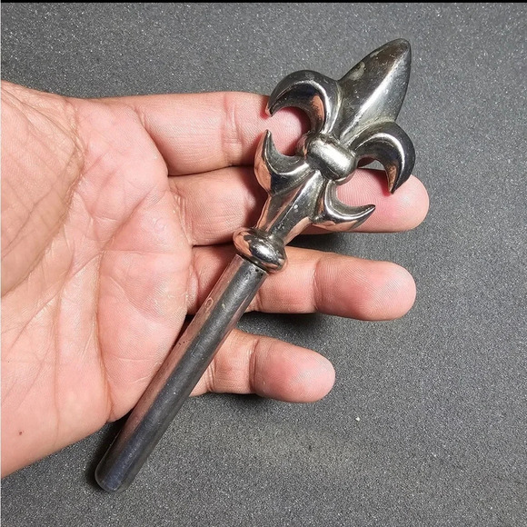 fleur de lis corkscrew wine bottle opener Silver Tone With Screw Cap 6 Inch - Picture 2 of 11